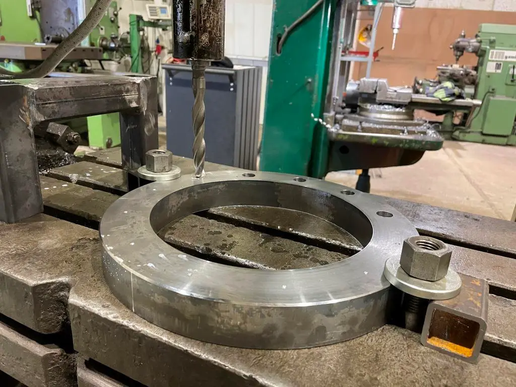 DRILLING, TAPPING