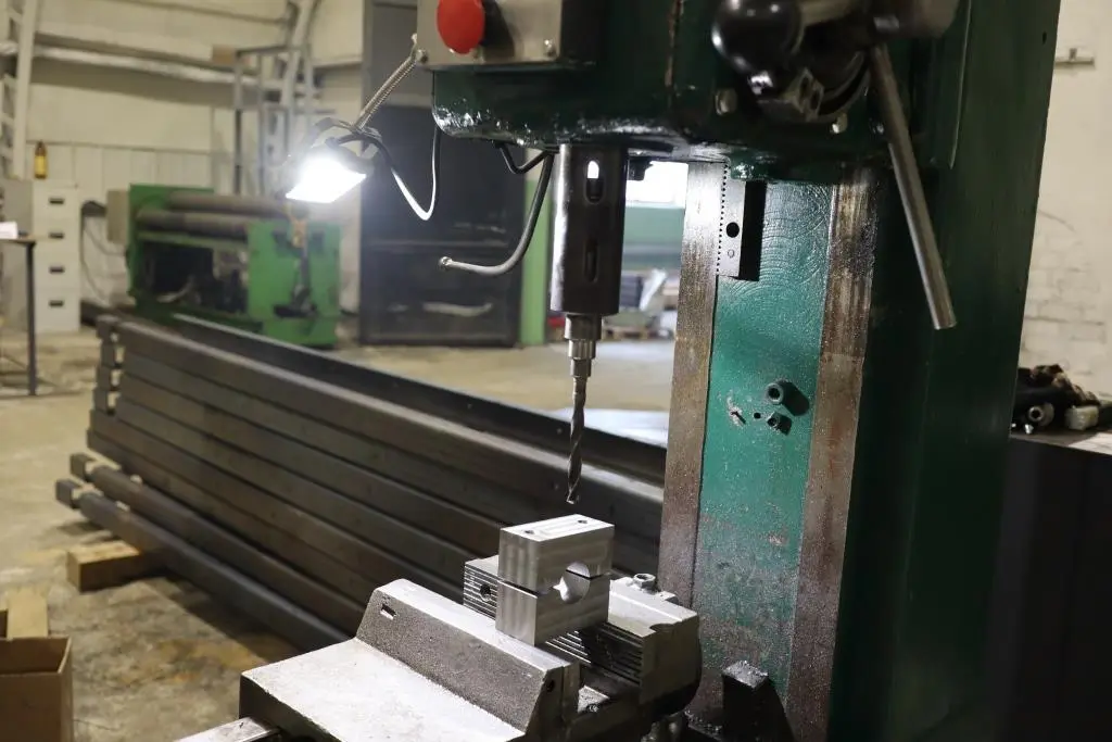 DRILLING, TAPPING