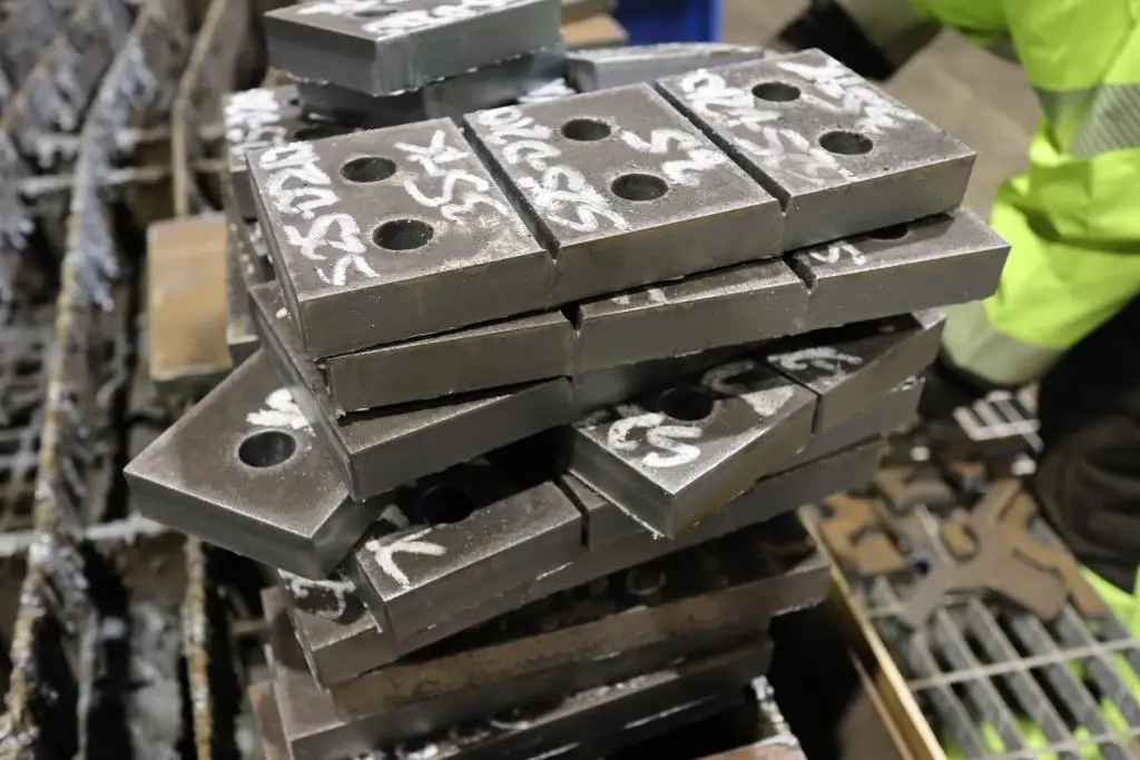 PLASMA CUTTING