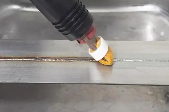 ACID CLEANING OF STAINLESS STEEL